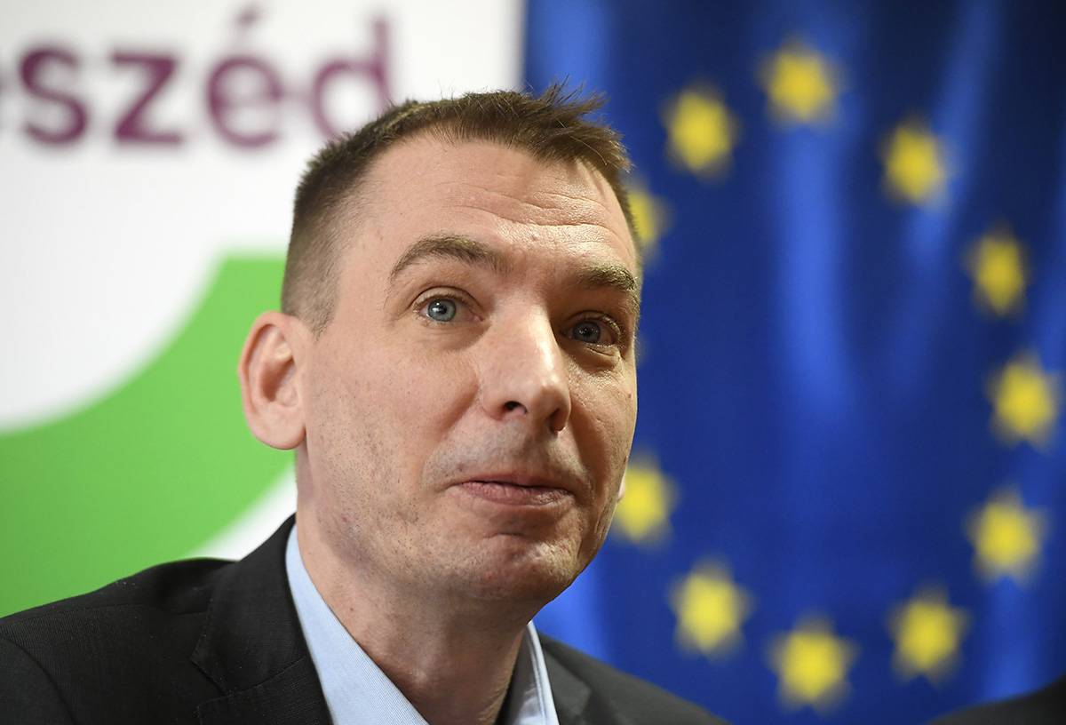 Jávor Benedek felszólította a kormányt