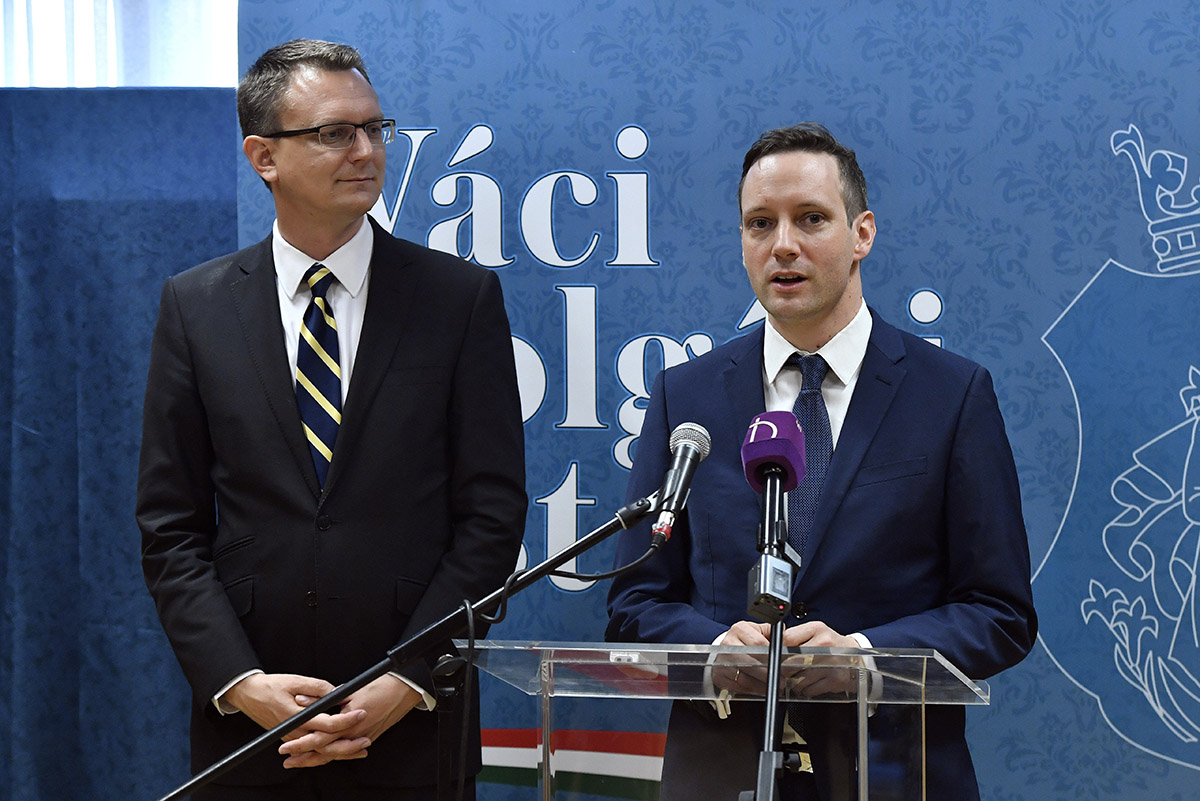 A világ szegényein nem a migrációval lehet segíteni