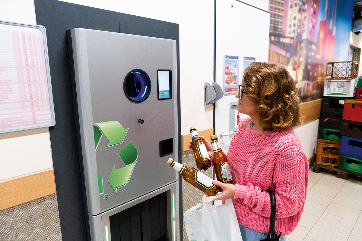 Viszlát, szívószál!