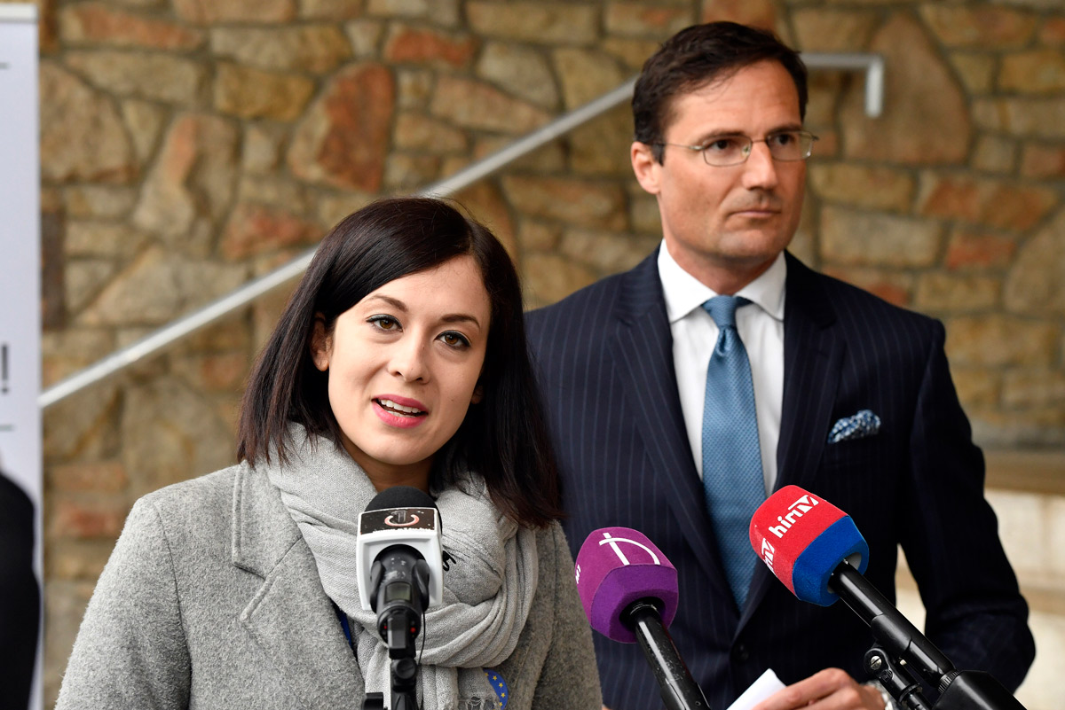 Nyugaton kampányol az LMP, a Momentum és a Jobbik