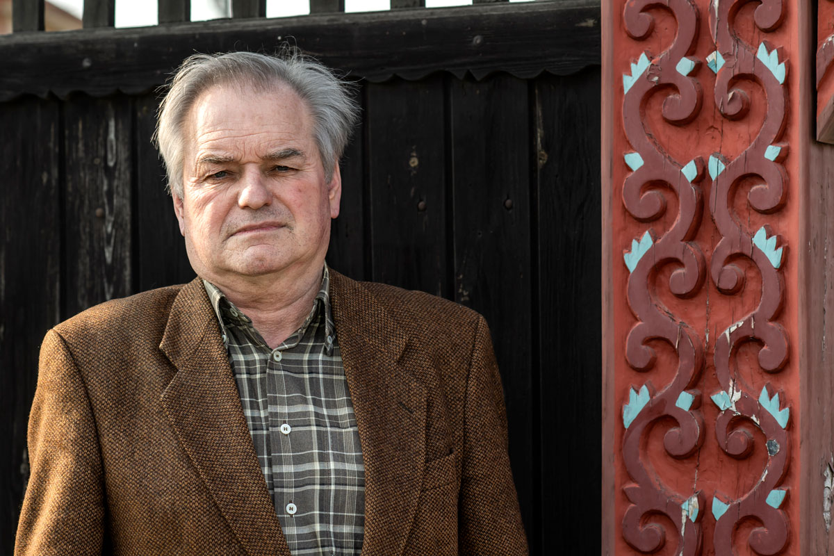 Kosár és fűrészpor