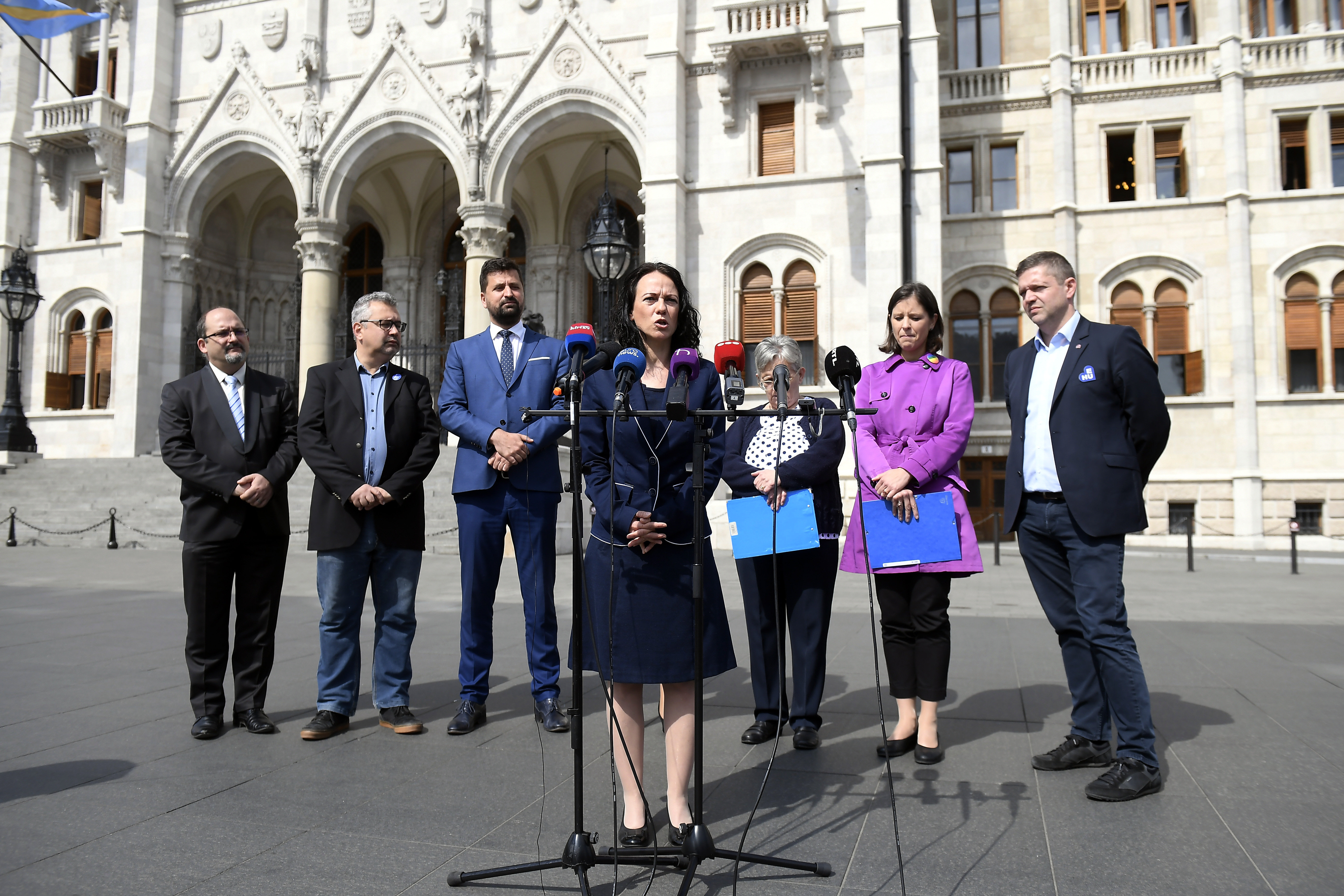 Rendkívüli ülést tartott az ellenzék