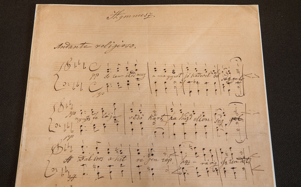 Újra szabadon lehet énekelni a magyar himnuszt