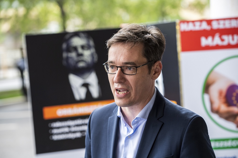 Tragédiából politikai haszonszerzés