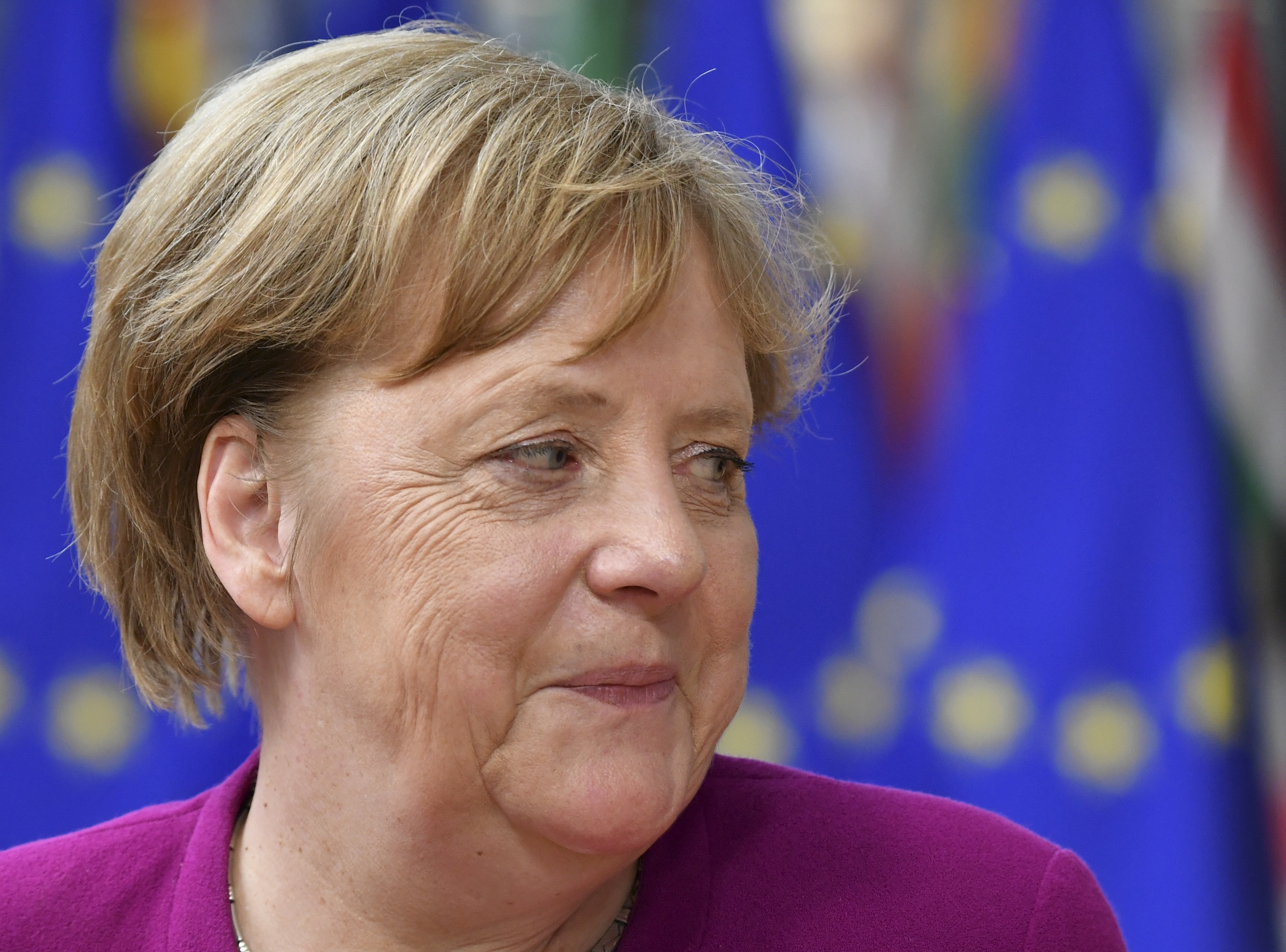 Merkel Webert ajánlja