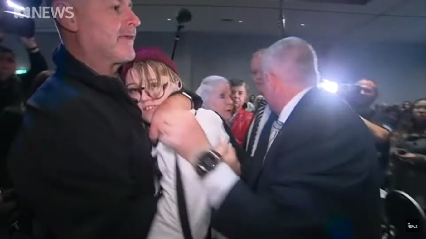 Tojást vágtak az ausztrál kormányfőhöz