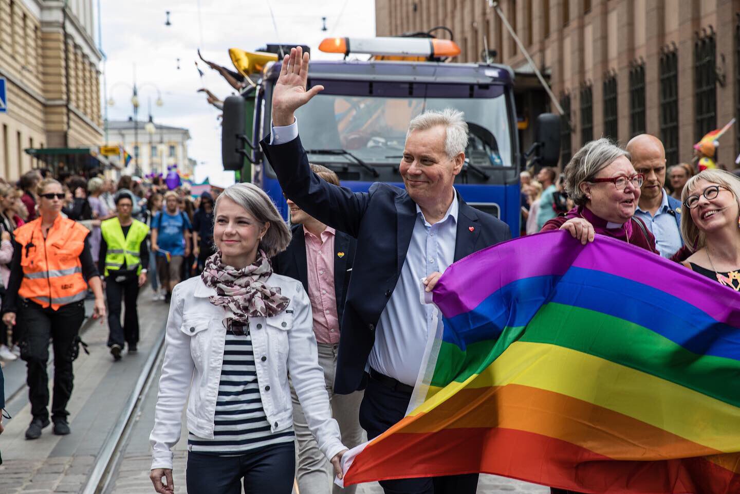 A finn kormányfő is felvonult