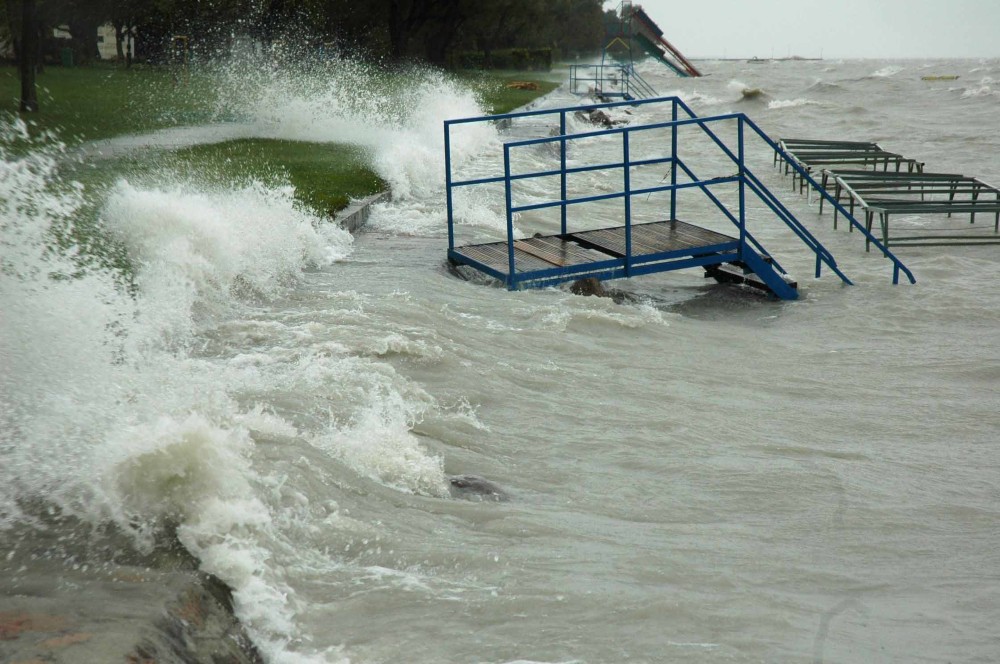 Vihar lesz a Balatonnál