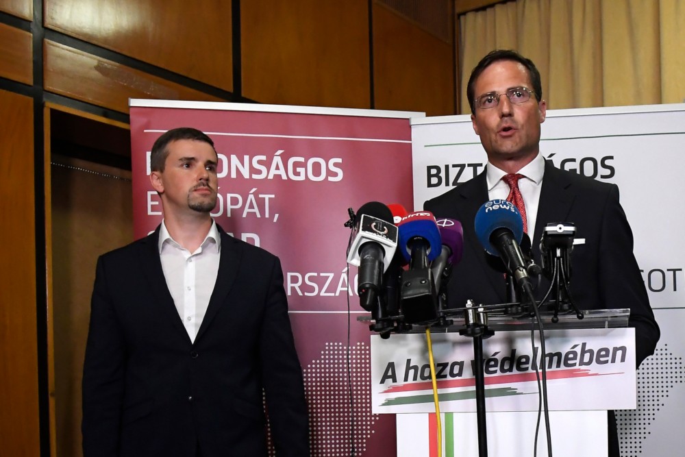 Mégiscsak lemond a Jobbik vezetősége