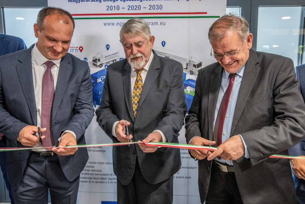 Egészségügyi központot adtak át Kiskunfélegyházán