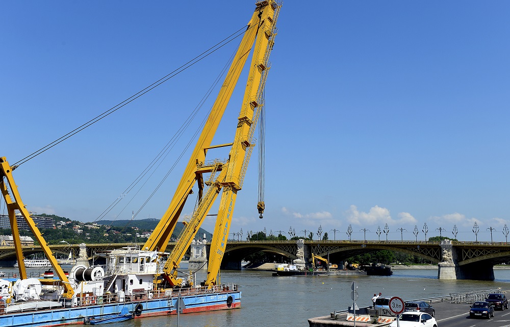 Az ünnepek után emelhetik ki a Hableány roncsait
