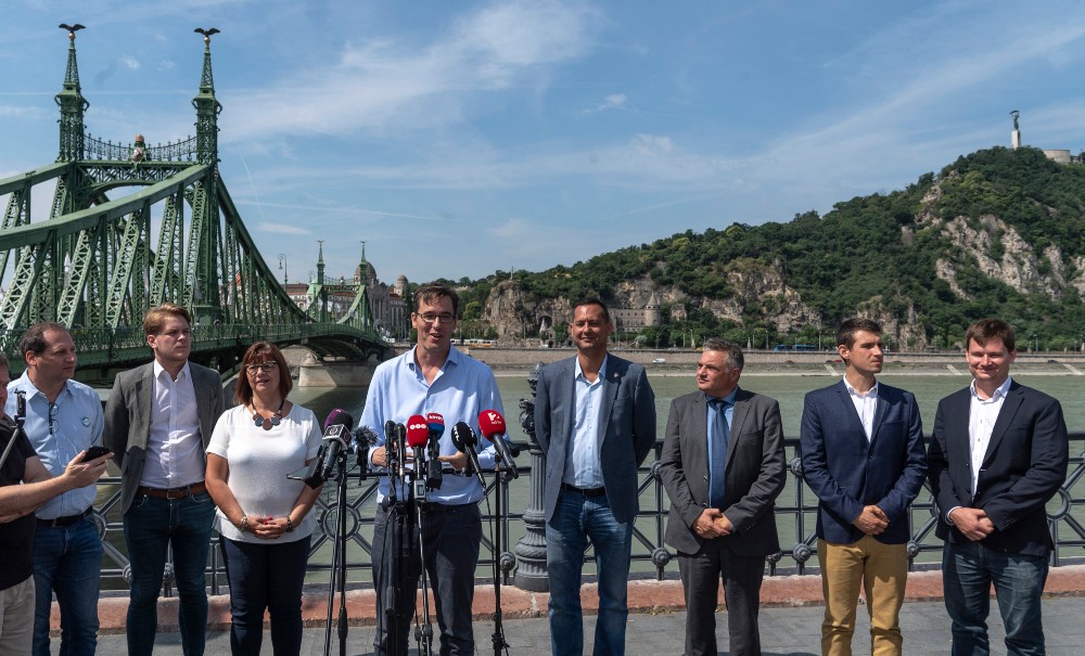 Összeállt az ellenzéki horrorkoalíció a fővárosban