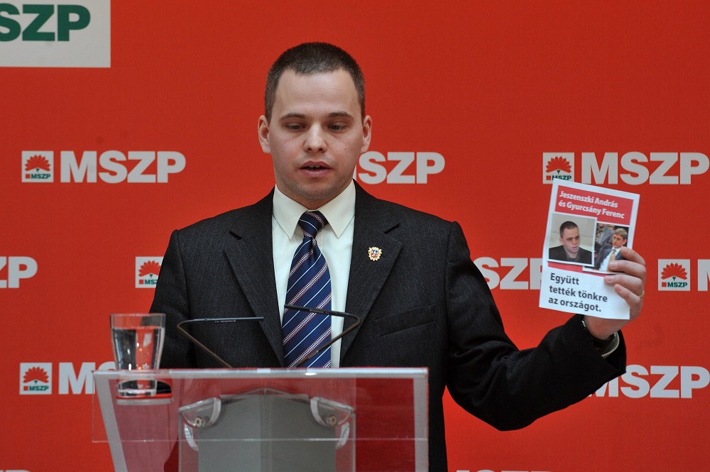 Beállt az ellenzék a szoci jelölt mögé