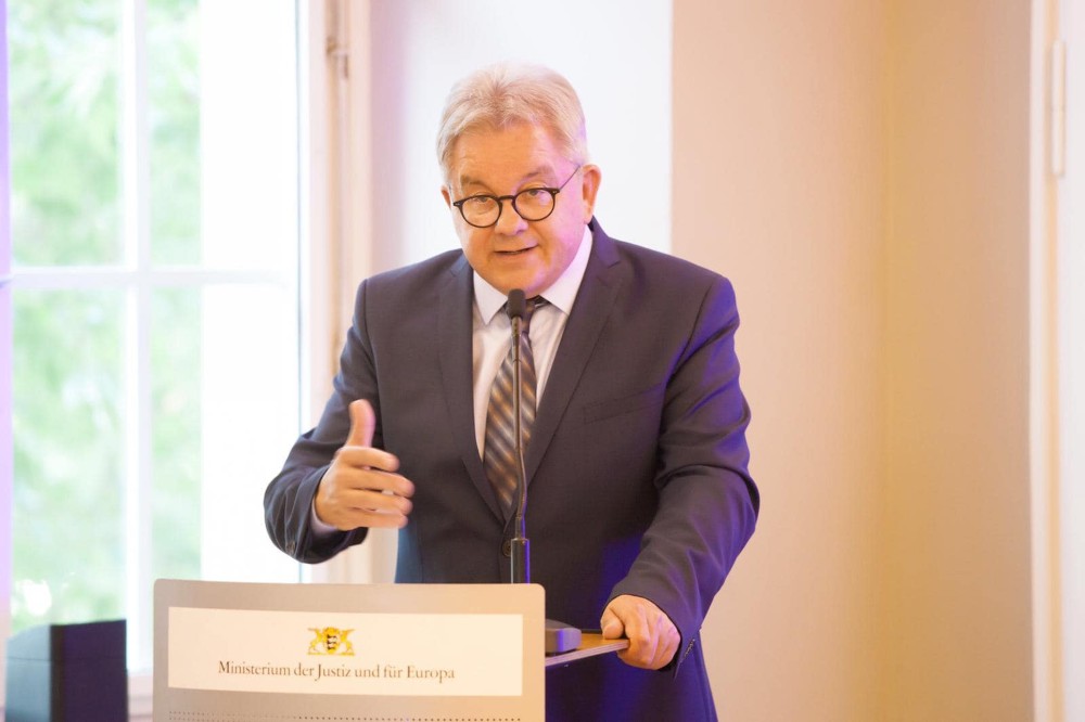 Közeledhet a V4-ekéhez a német álláspont