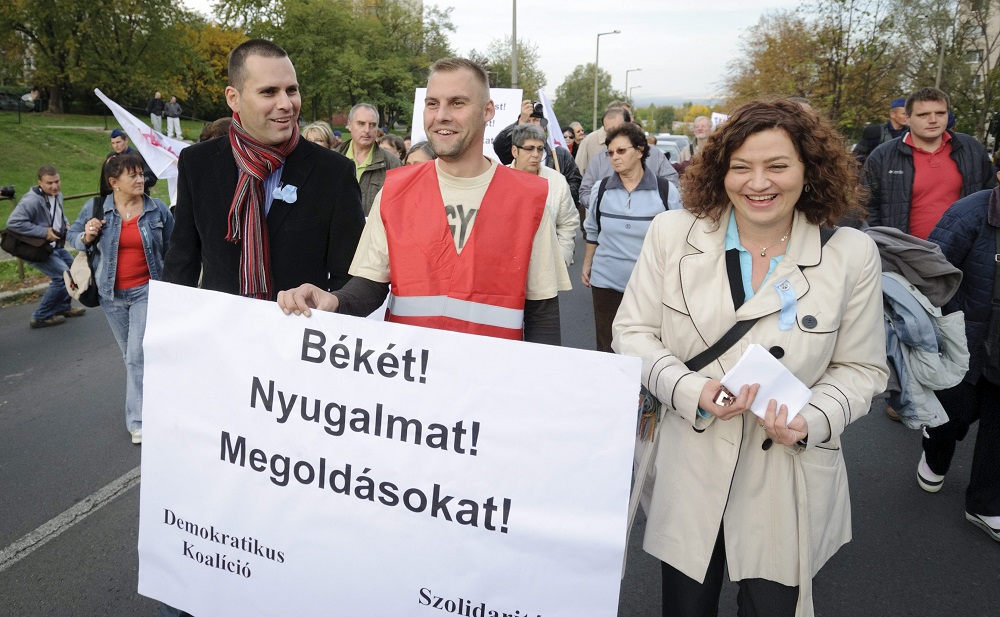 Flashmobbal „adta át” a DK az M5-ös metrót