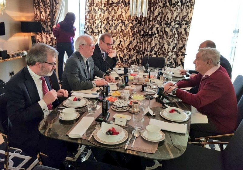Josep Borrell, baloldali Soros-ember