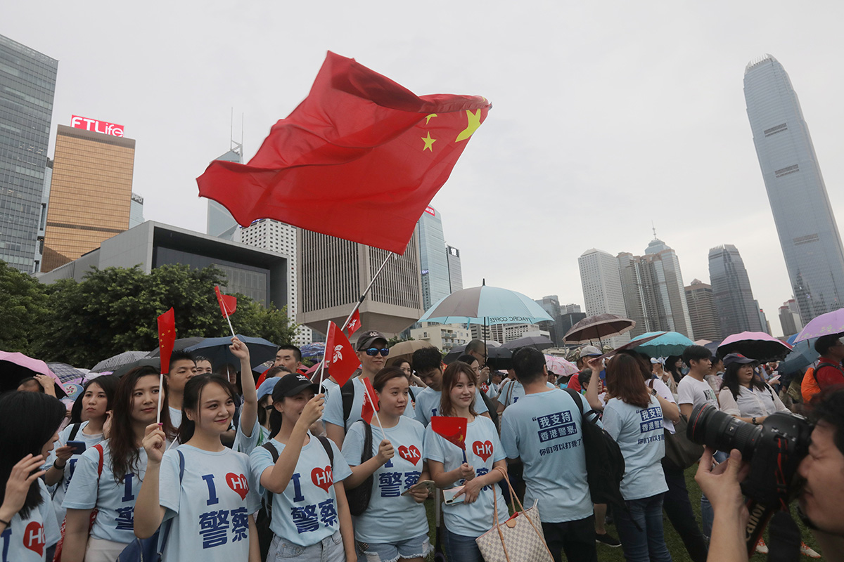 Ismét tízezrek vonultak utcára Hongkongban