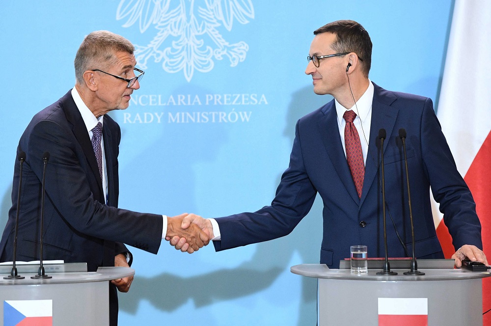 Varsó és Prága támogatják egymást