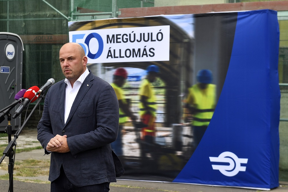 A MÁV 50 vasútállomást újít fel saját forrásból
