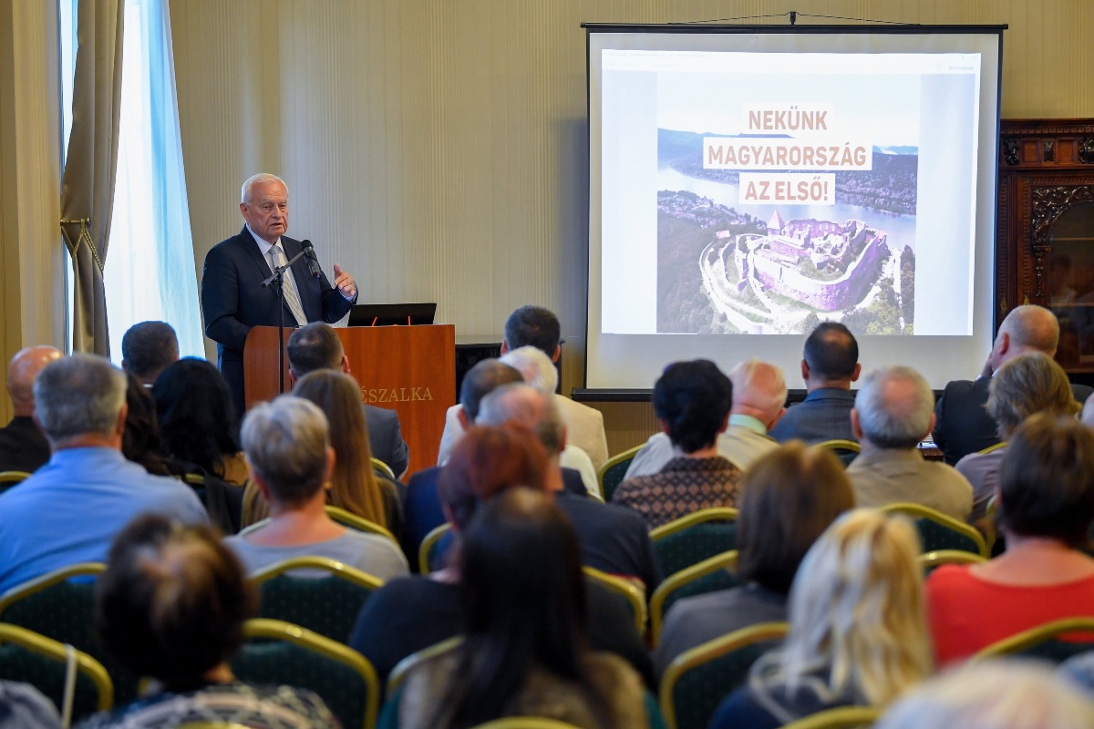 Az önkormányzatok is a saját lábukon állnak