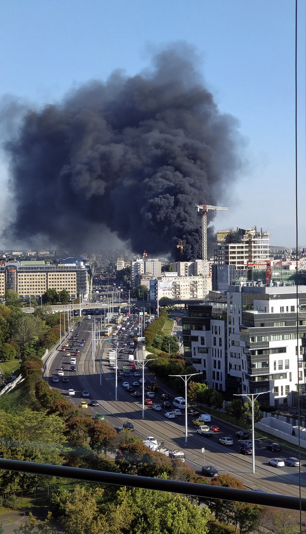 Eloltották a XIII. kerületi épület tetején keletkezett tüzet