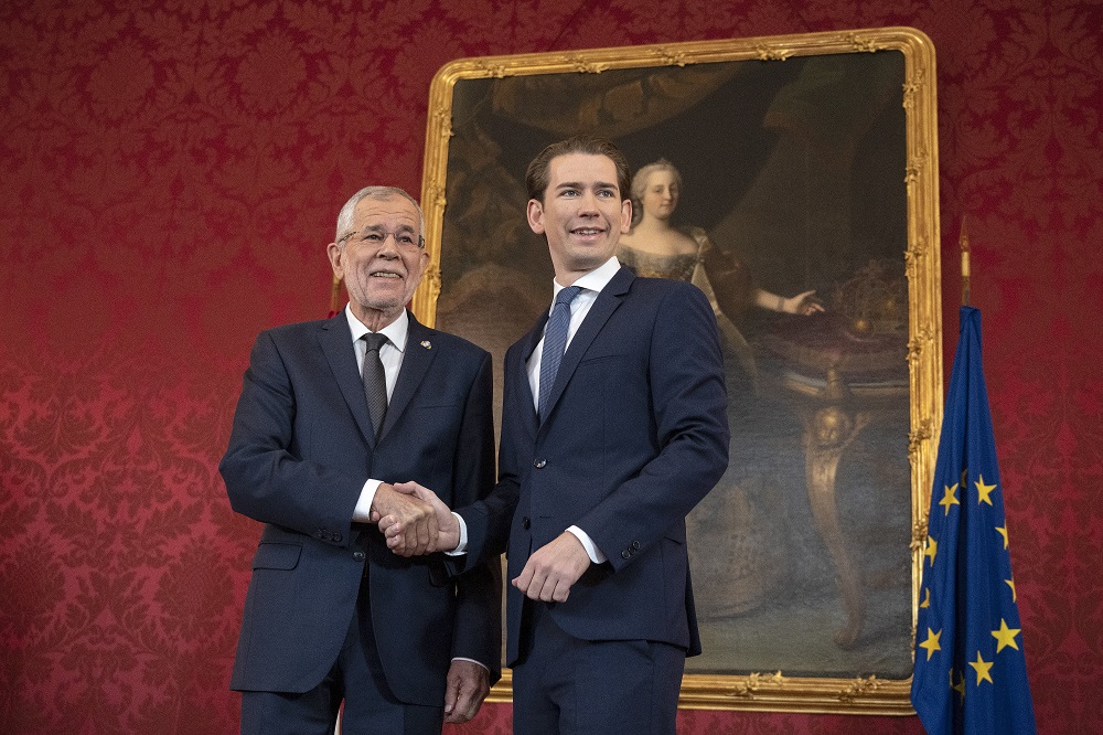 Az államfő kormányalakítási megbízást adott Sebastian Kurznak