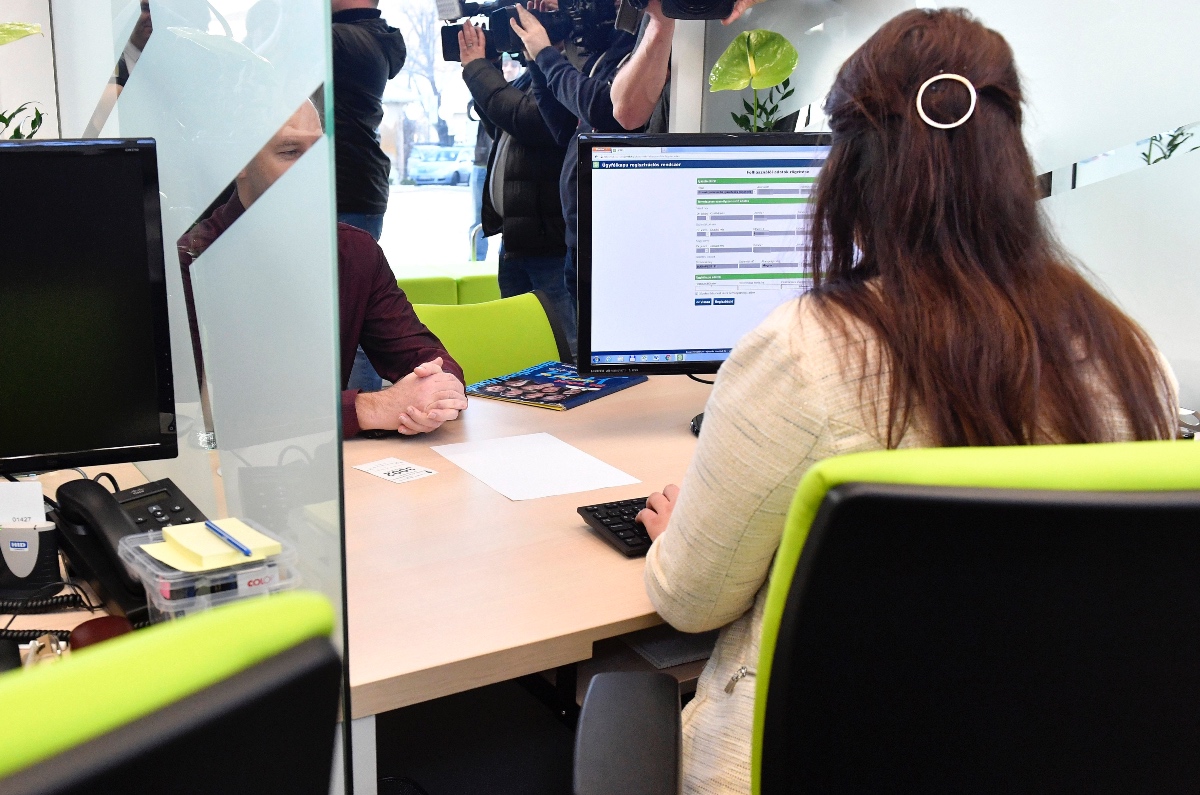 Újabb bürokráciacsökkentés