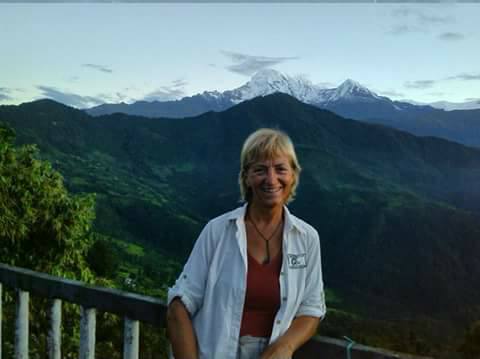 Velencétől Pekingig gyalogolna egy 70 éves nő