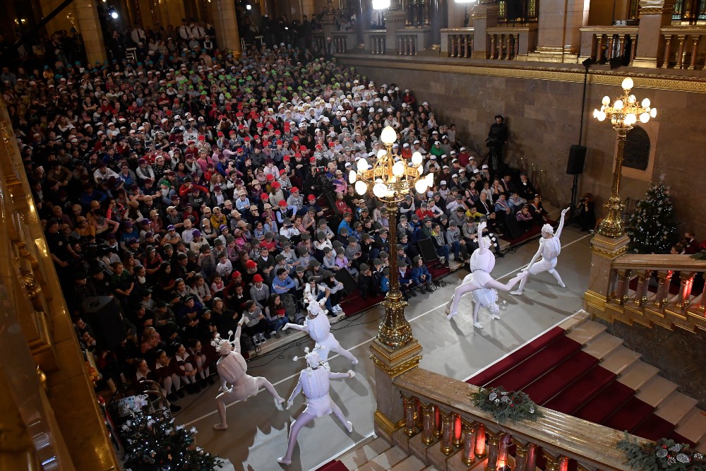 Gyermekkarácsony az Országházban