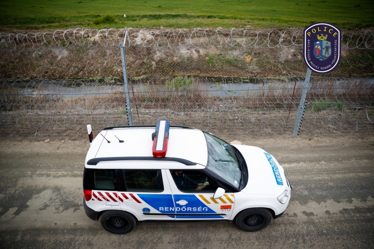 Fél nap alatt 140 határsértő