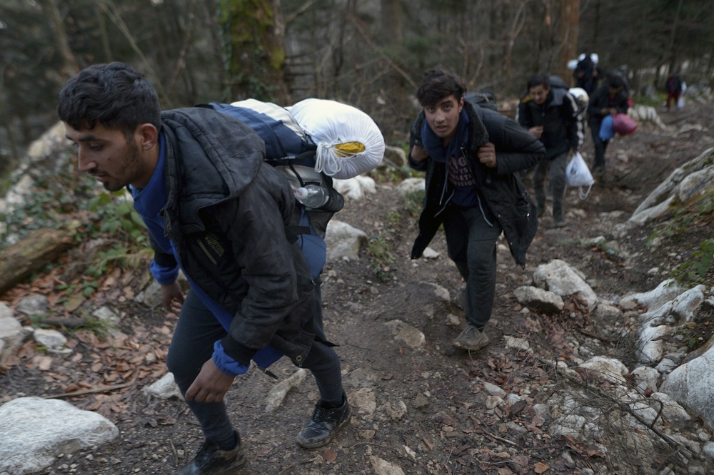Több tucat határsértőt tartóztattak fel a szlovén hatóságok a hétvégén