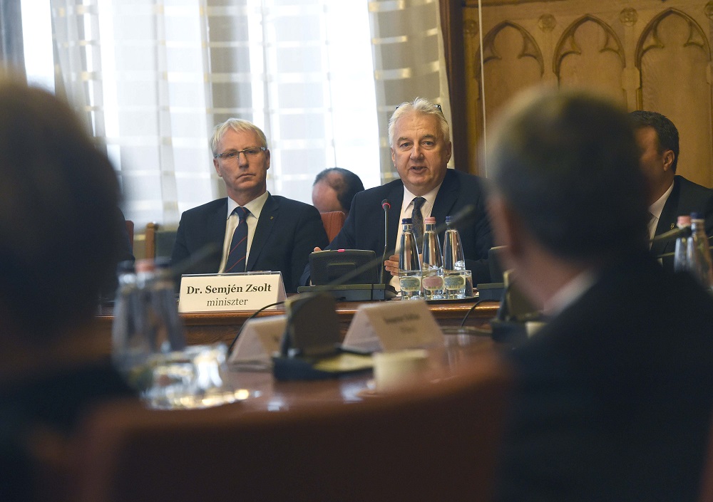 Nőtt az egyházak oktatási és köznevelési szerepvállalása