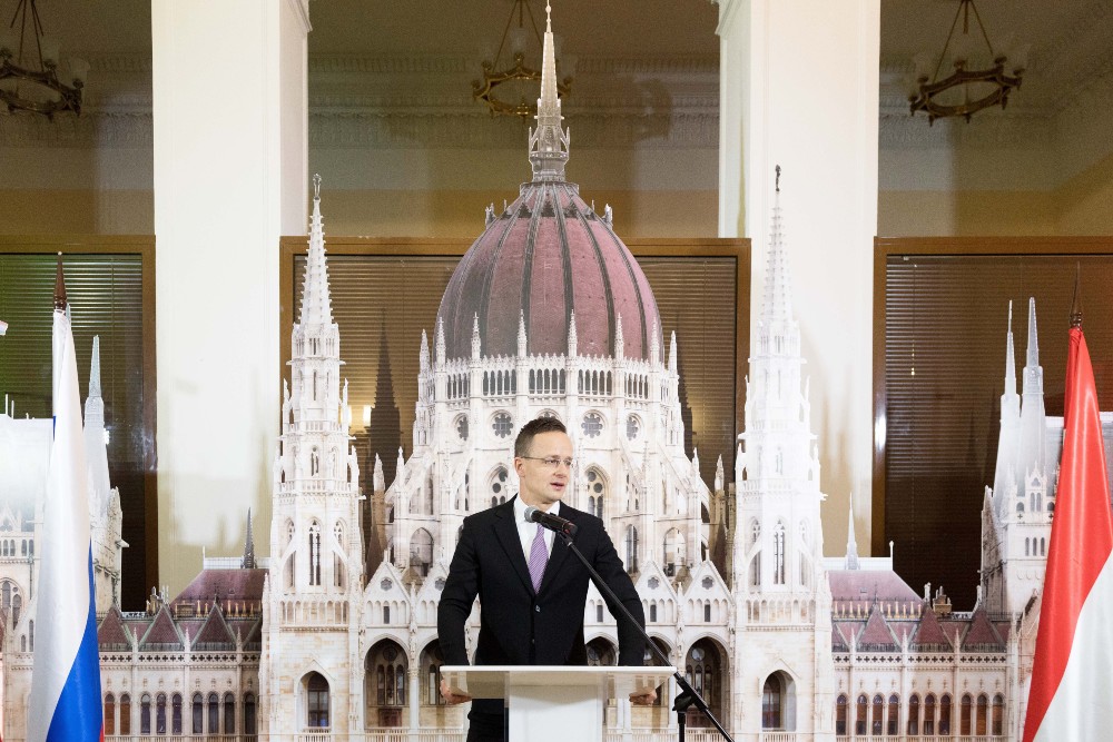 Megkezdődik a magyar űrhajós kiválasztása