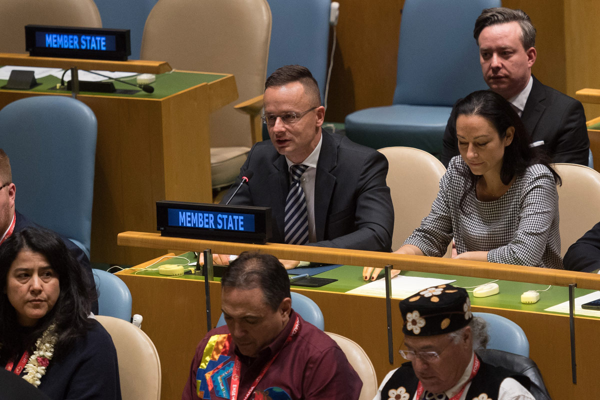 Támogatjuk az ENSZ-t a kisebbségi nyelvi jogok védelmében