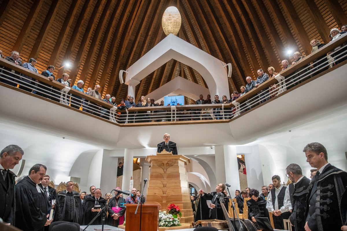 Most sem maradhat el a csoda