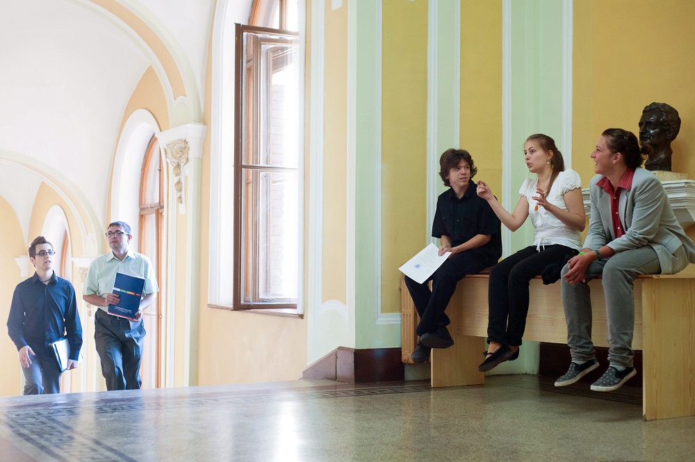 Nem kötelezhetik román nyelvvizsgára a magyar végzősöket