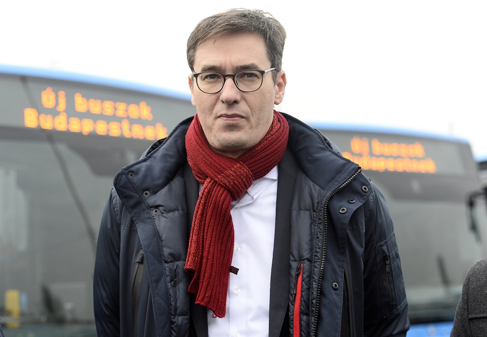 Új Mercedes buszok állnak forgalomba Budapesten