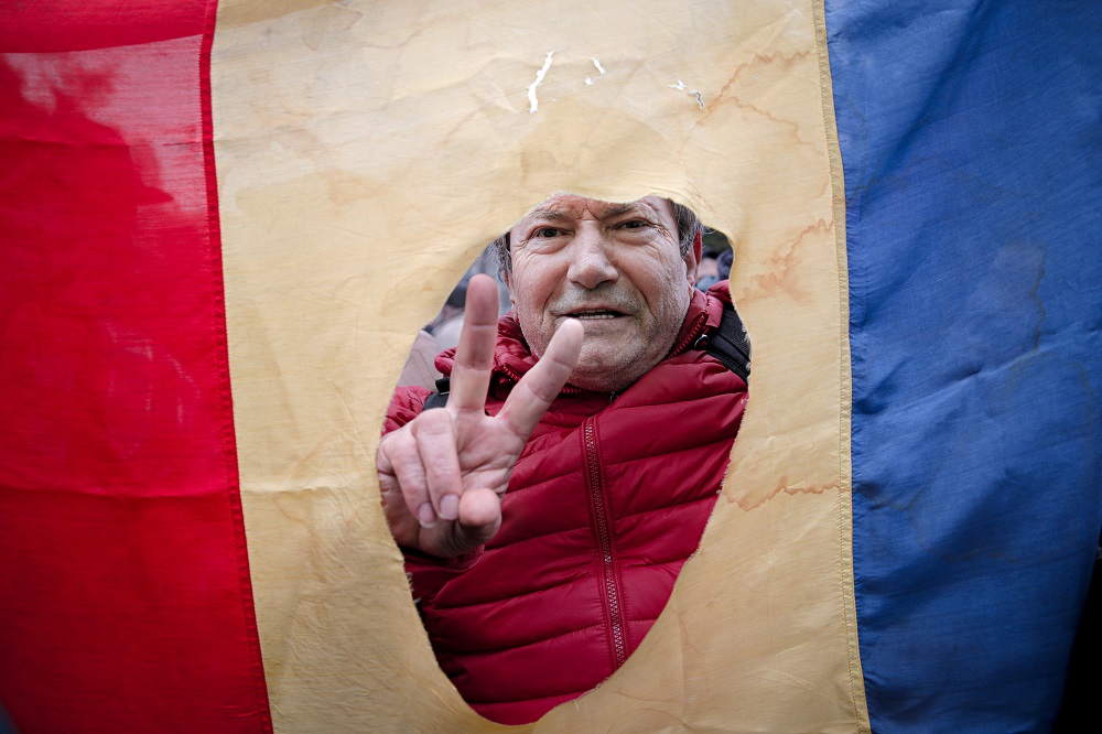 Románia tábori felszereléssel segíti a görög hatóságokat