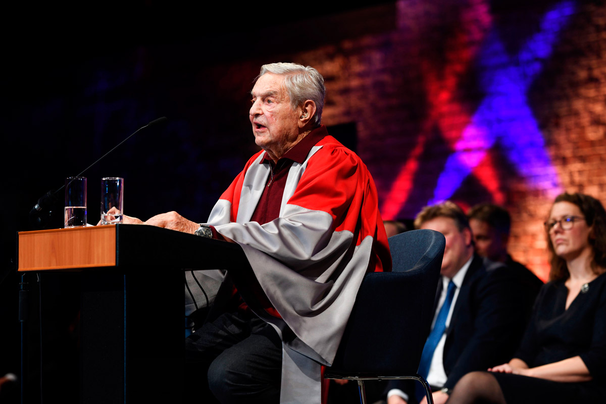 Lengyel publicista: Lengyelország az ékszer Soros György koronáján