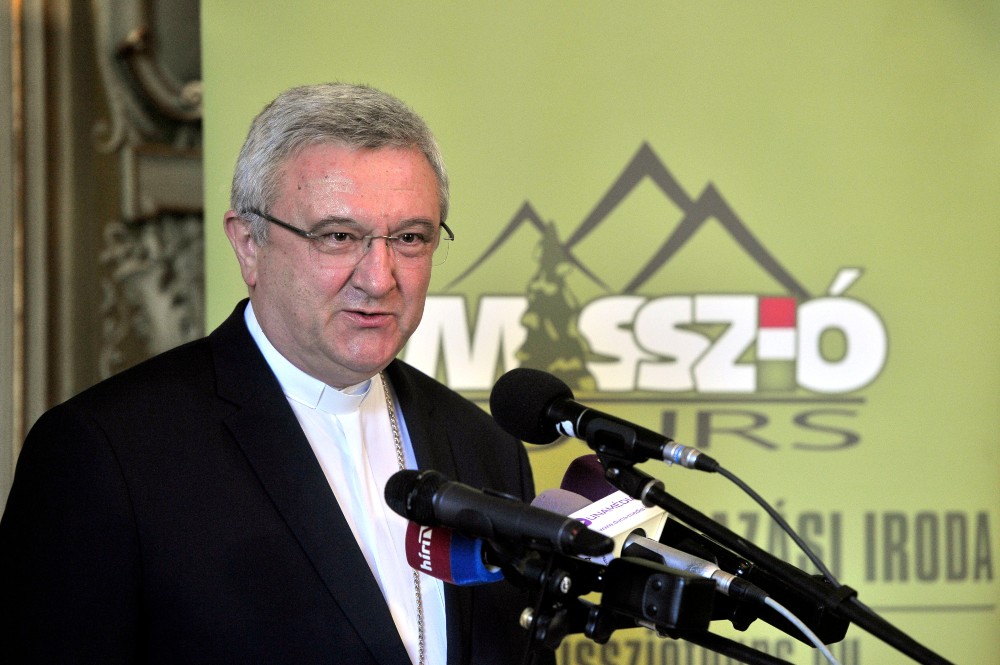 Három zarándokvonat indul