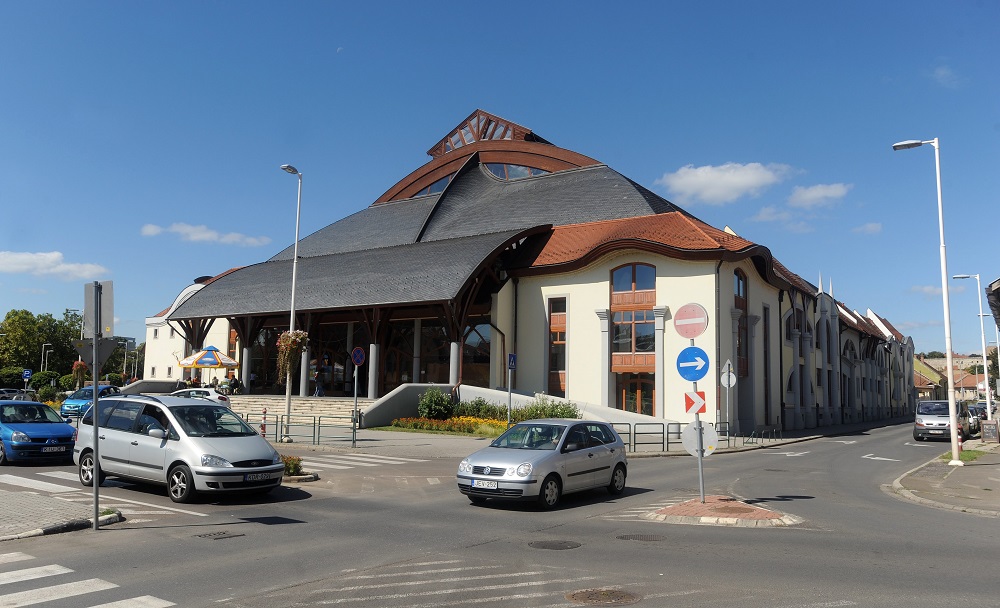 Elővigyázatosságból bezárták a Bitskey uszodát Egerben