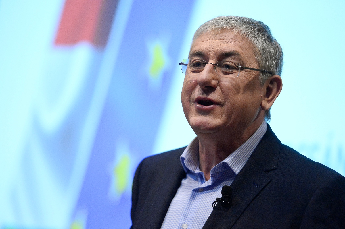 Gyurcsány: „Segítek a kormányfőnek, hátha rászorul”