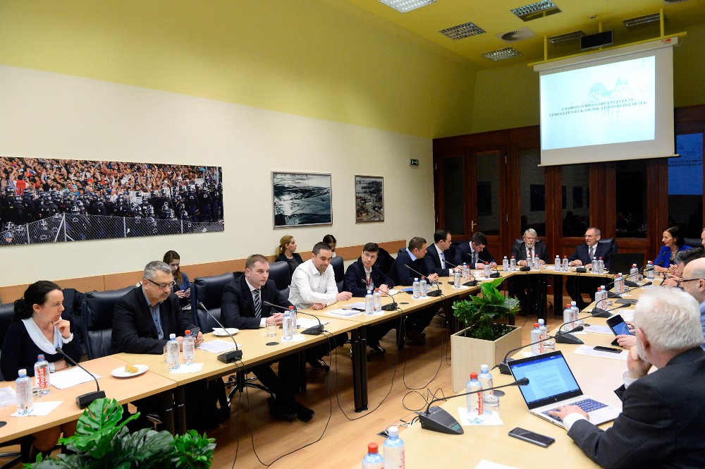 A parlamenti pártok készek a közös fellépésre