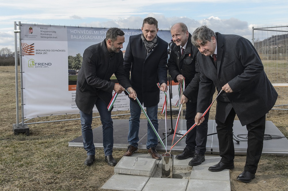 Lerakták az első honvédelmi sportközpont alapkövét