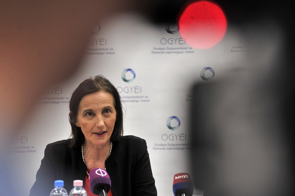 A napokban kapják kézhez emelt alapbérüket