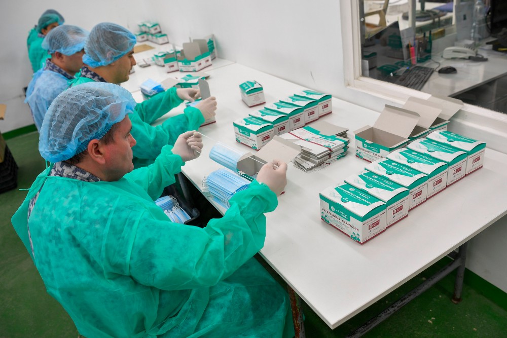 Több ezer doboz maszk jutott el a háziorvosokhoz
