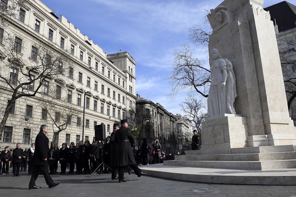 Megkoszorúzták a Nemzeti vértanúk emlékművét