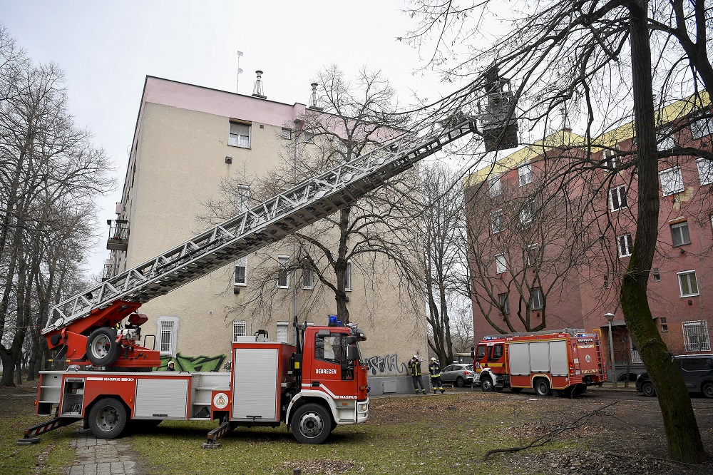 654 esethez riasztották a tűzoltókat kedden országszerte