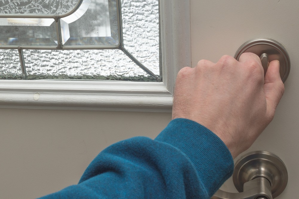 Életbe lépett a kijárási korlátozás