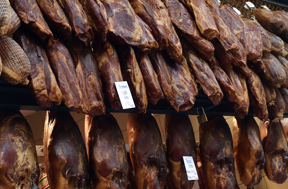 A füstölt húsok piacán az ellátás zavartalan
